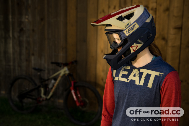 Leatt dbx 4.0 enduro hot sale helmet